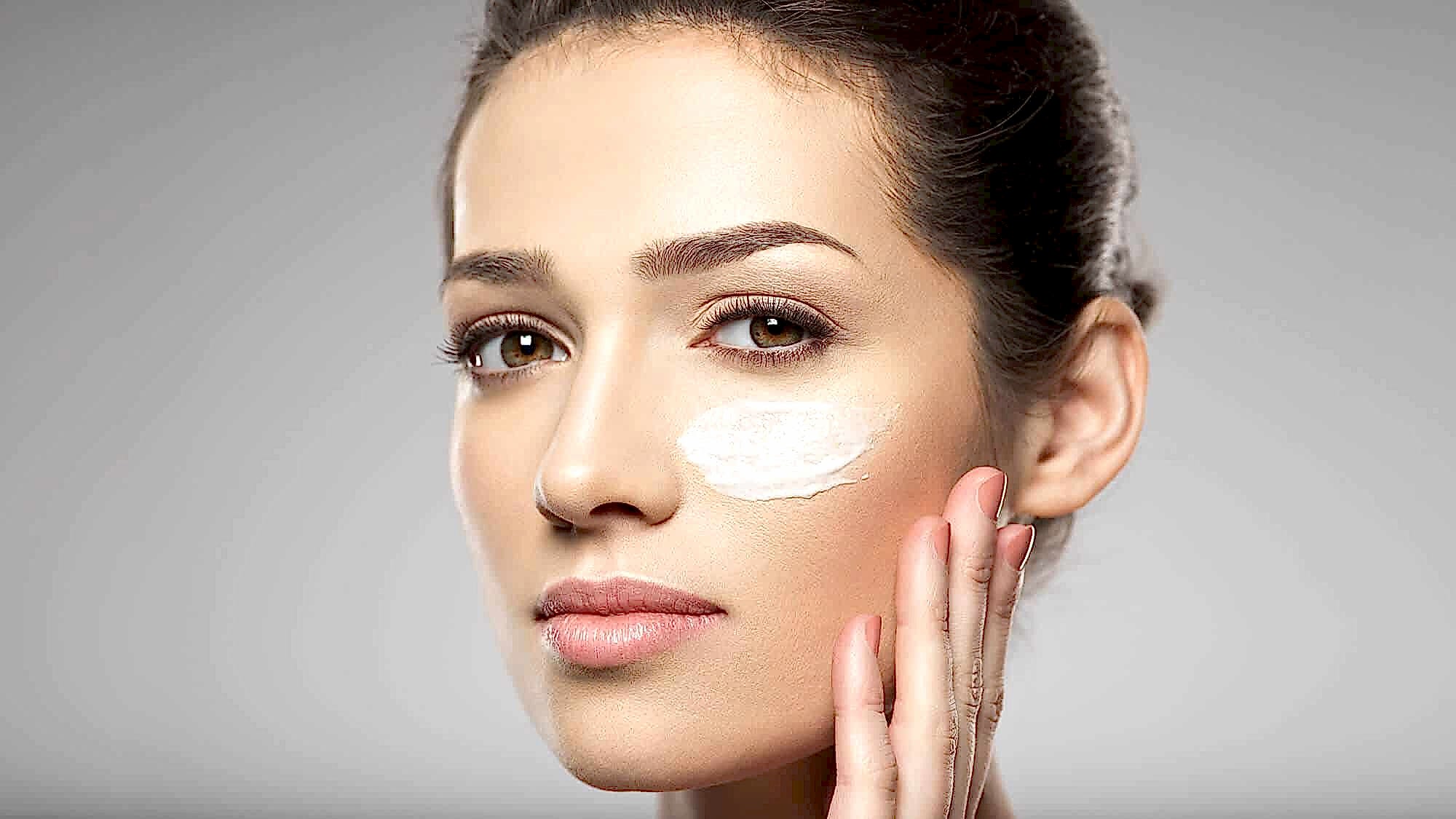 How to put on foundation