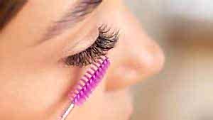How to apply mascara
